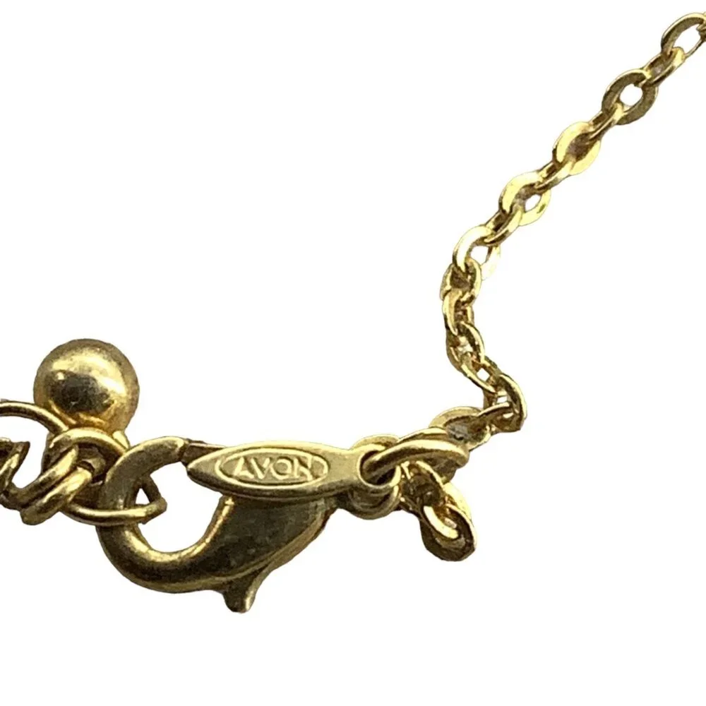 Avon this lariat